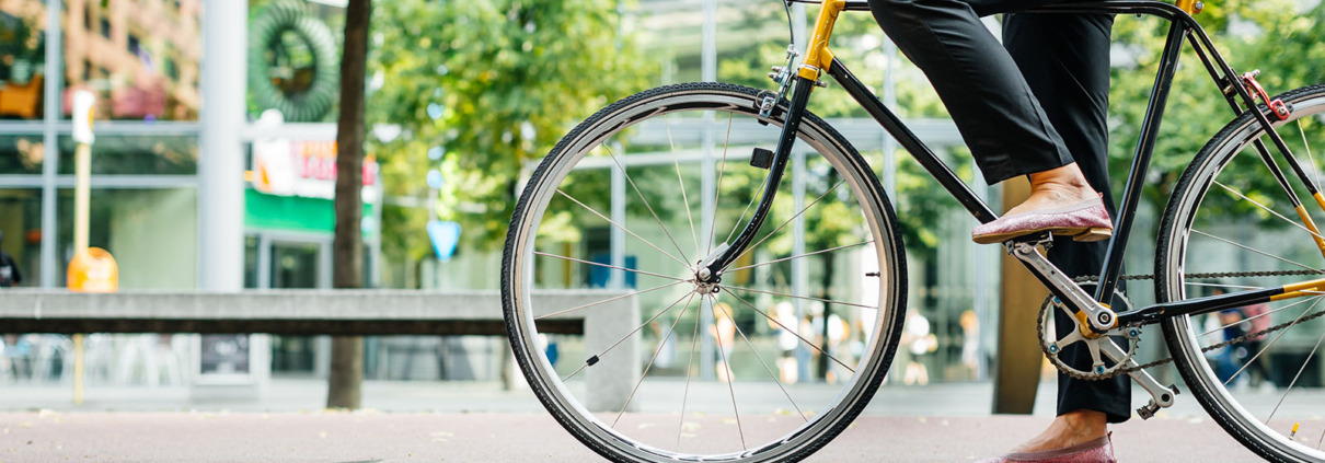 Frau auf Vintage Fahrrad